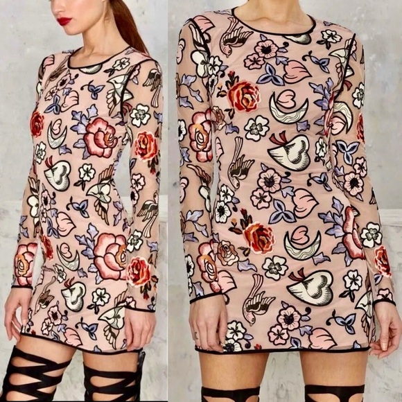 🤩 Stunning Nasty Gal Dress - Picture 3 of 4